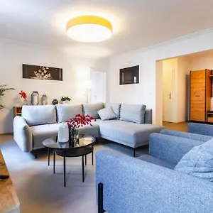 Experience From A Stylish And Modern Appartamento Vienna